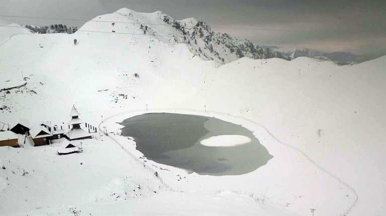Parashar lake snowfall 2017 dec